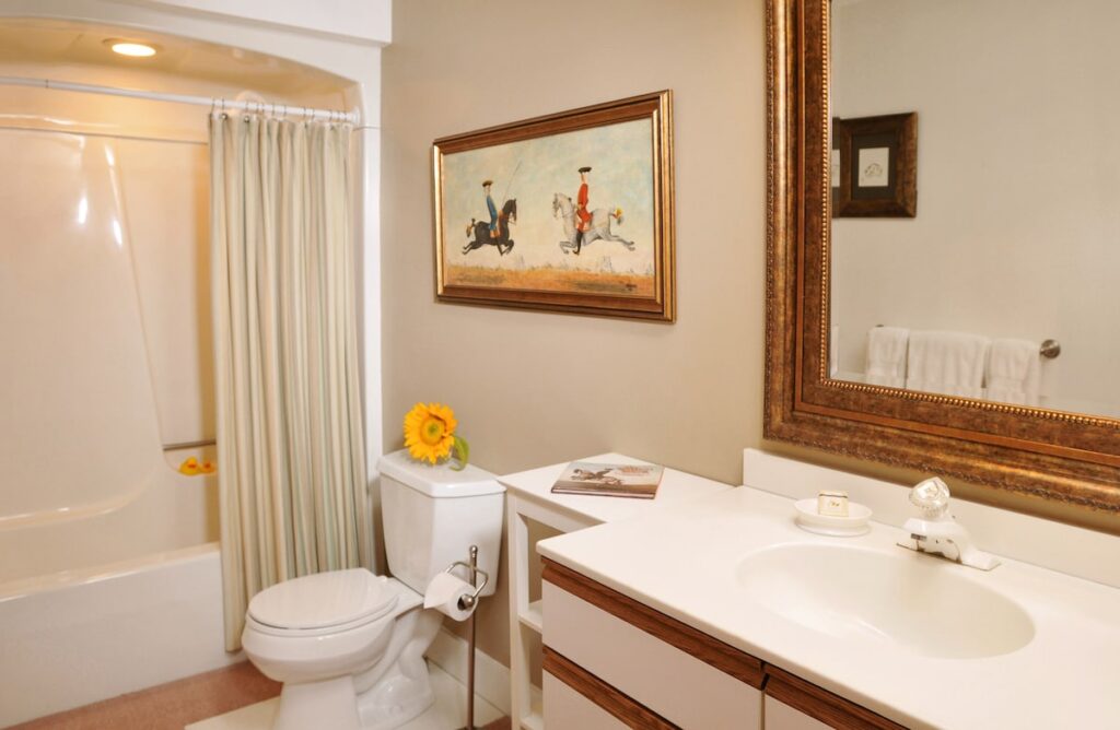 1795 Acorn Inn B&B - Image 1