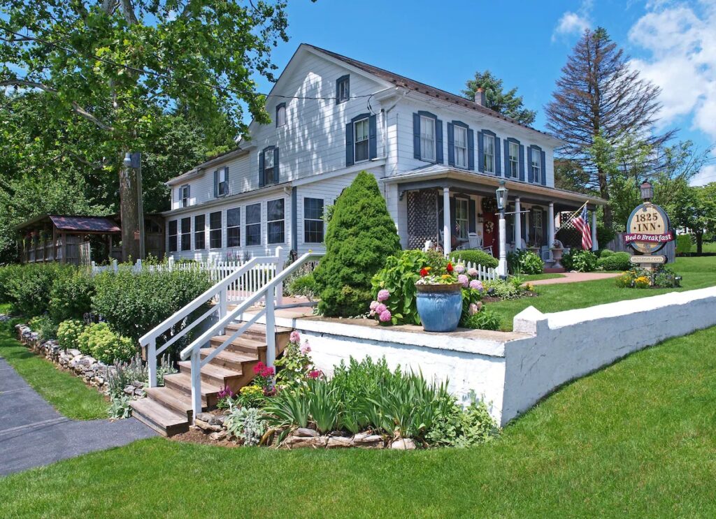 1825 Inn Bed and Breakfast - Image 2