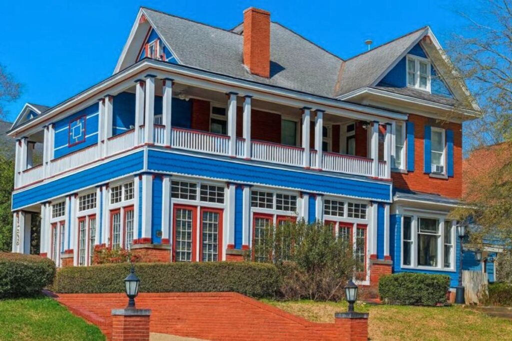 2439 Fairfield “A Bed and Breakfast” - Image 4