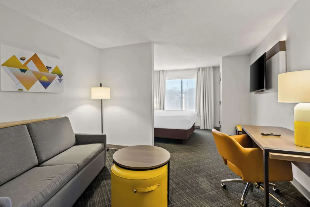 Comfort Suites Salem-Roanoke I-81 - Image 4