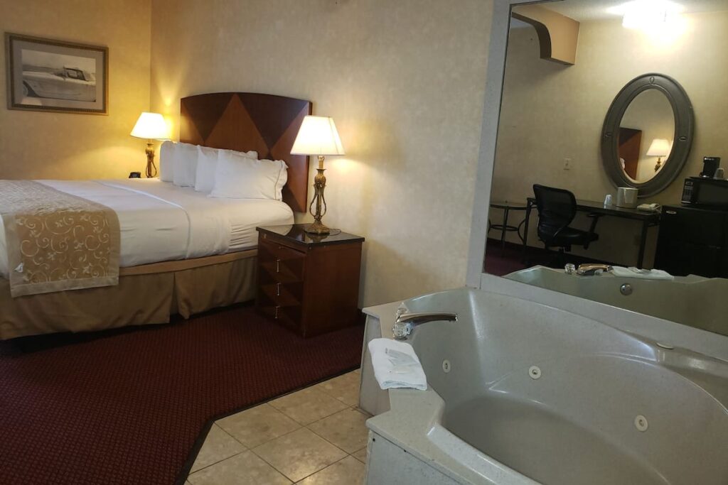 A Victory Suites Warren - Image 3