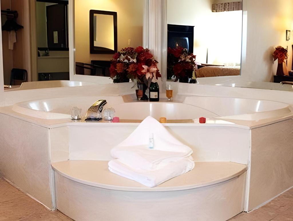 A Victory Suites Warren - Image 1