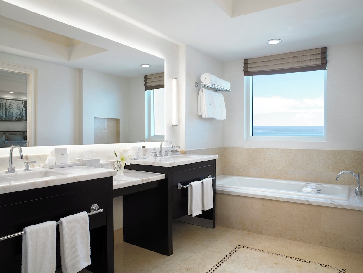 Acqualina Resort Residences On The Beach