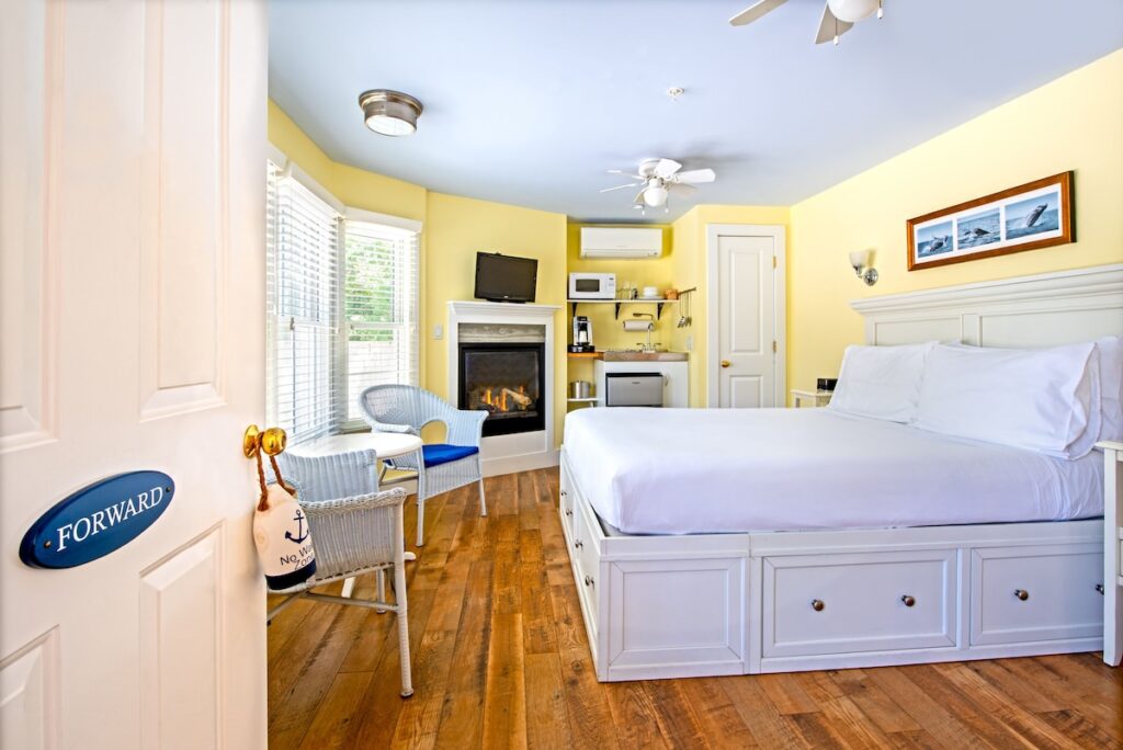 Admirals Landing – Adults Only - Image 3