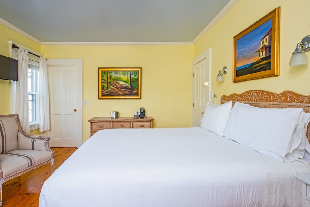 Admirals Landing – Adults Only - Image 4