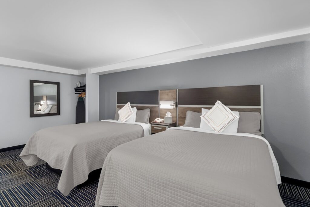 Admiralty Inn & Suites – a Red Collection Hotel - Image 3