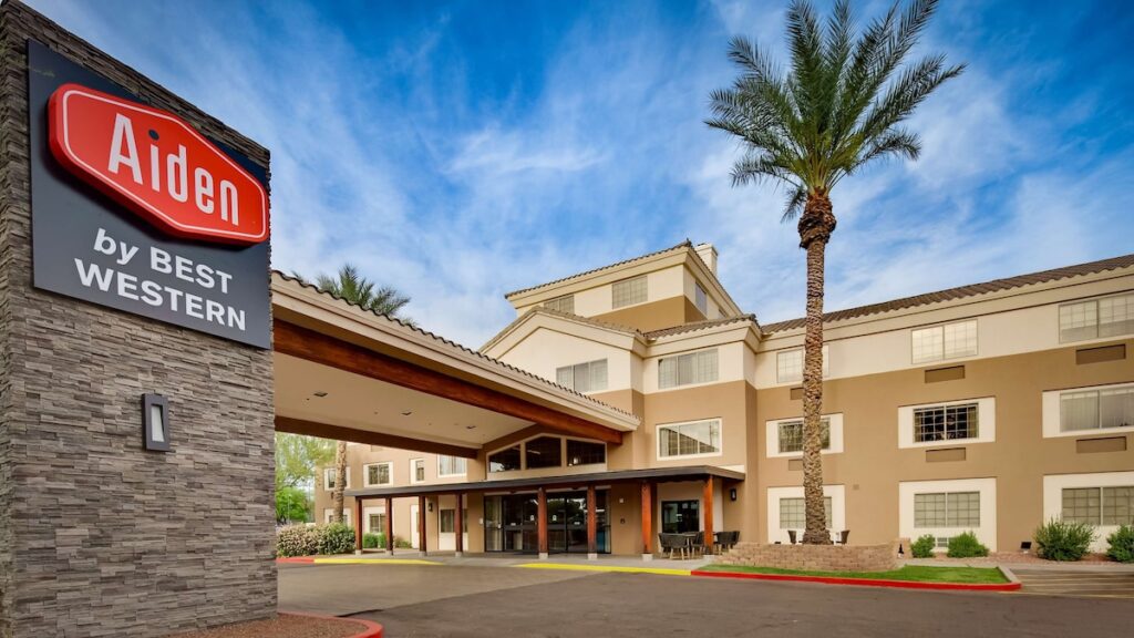 Aiden by Best Western Scottsdale North - Image 2