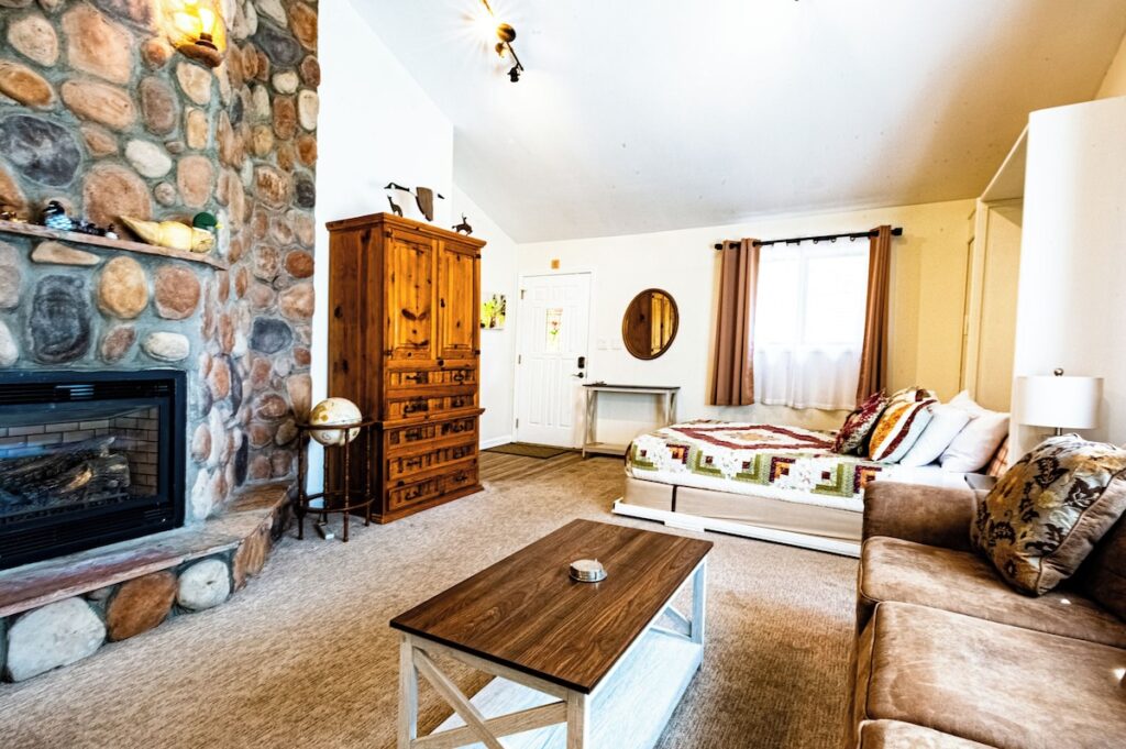 Alpen Way Chalet Mountain Lodge - Image 3