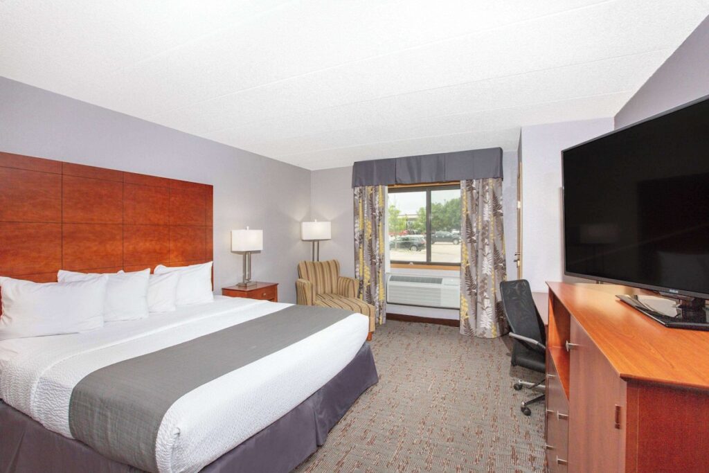 AmericInn by Wyndham Ankeny/Des Moines - Image 3