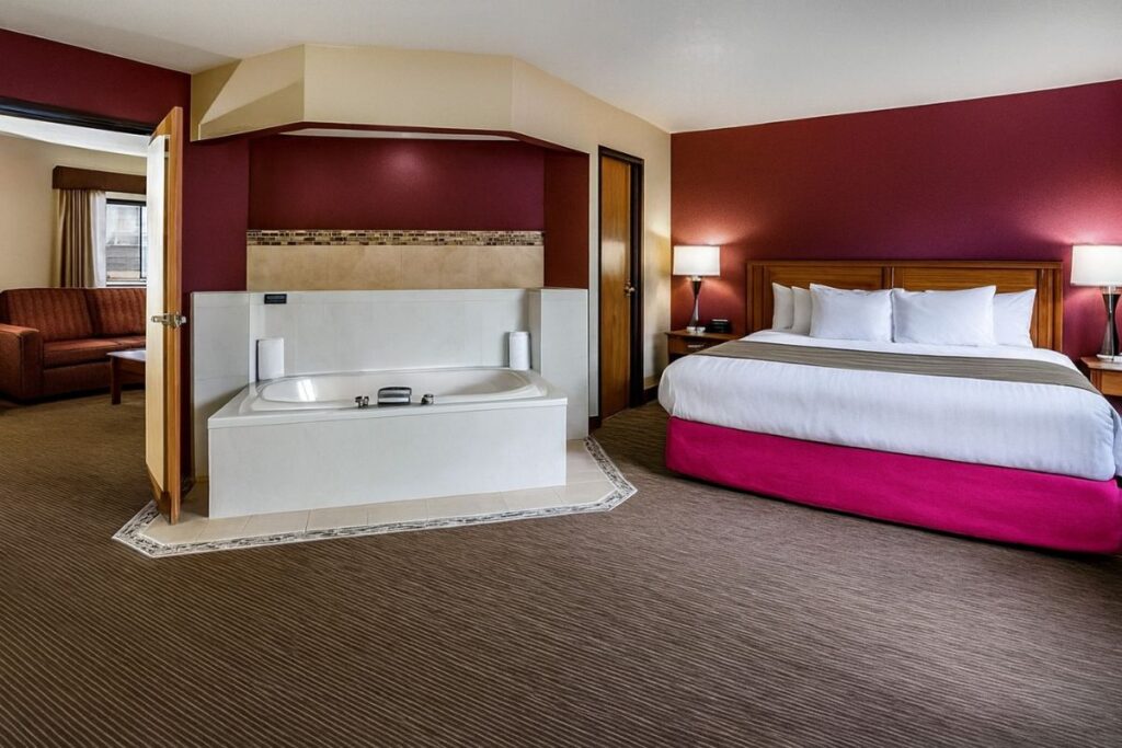 AmericInn by Wyndham Duluth South Black Woods Event Center - Image 3