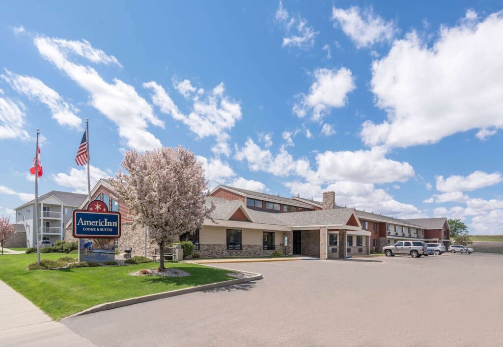 AmericInn by Wyndham Fargo West Acres - Image 4