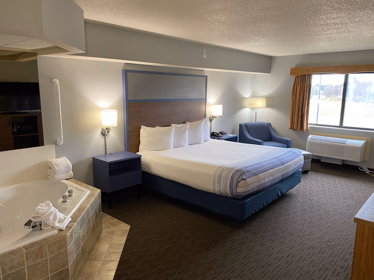 AmericInn by Wyndham Greenville - Image 1