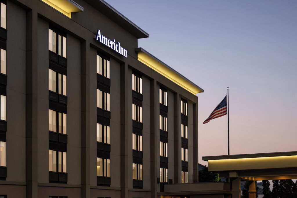 AmericInn by Wyndham Madison West - Image 2
