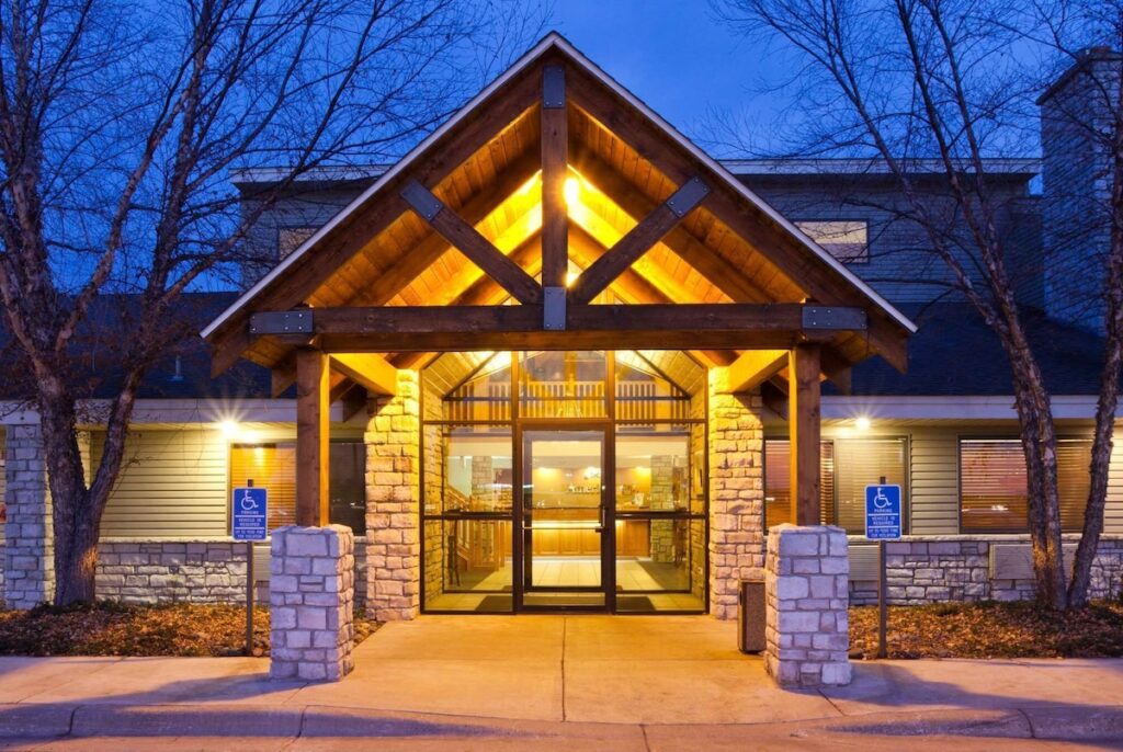 AmericInn by Wyndham Princeton MN - Image 2