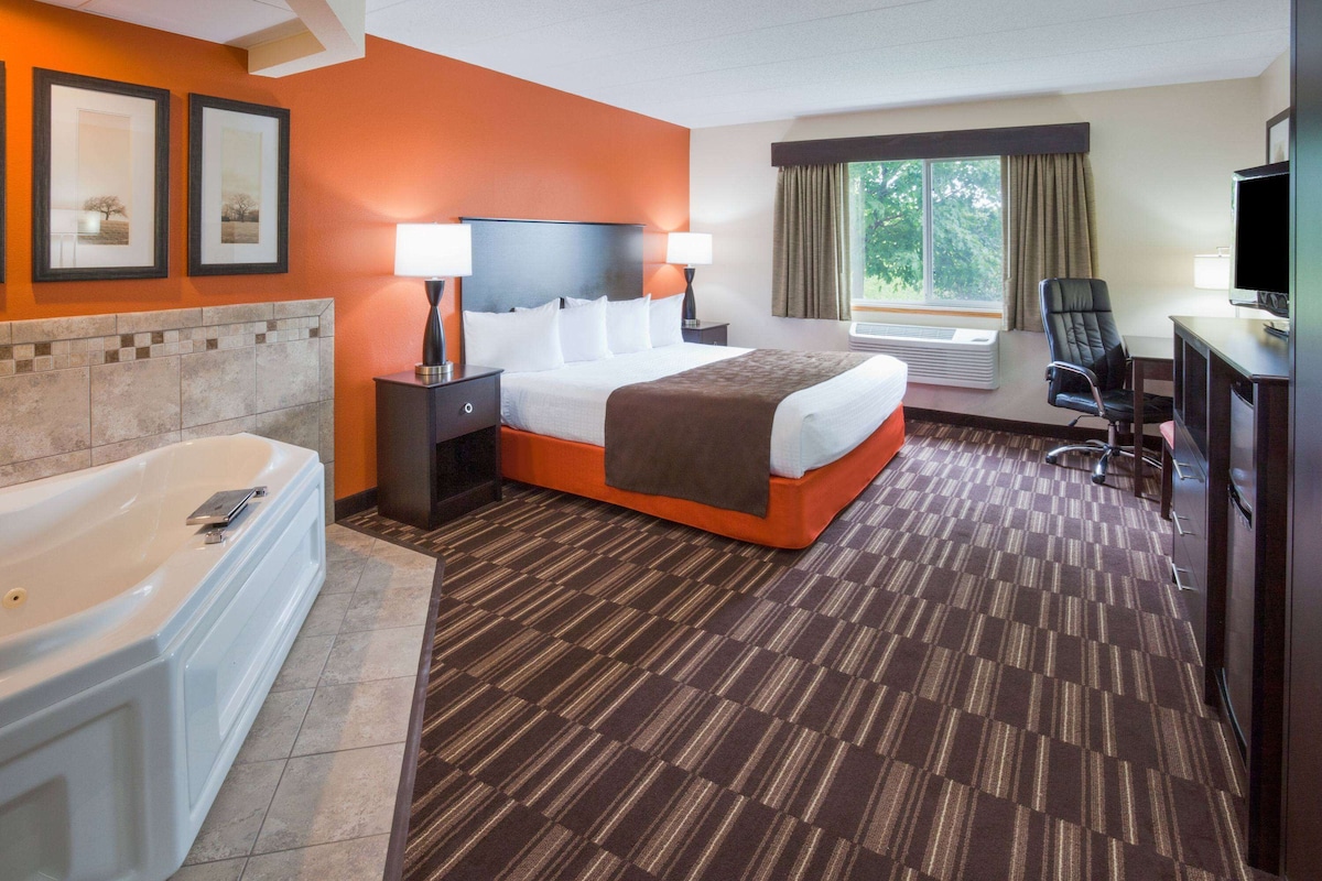 AmericInn by Wyndham Sartell St. Cloud