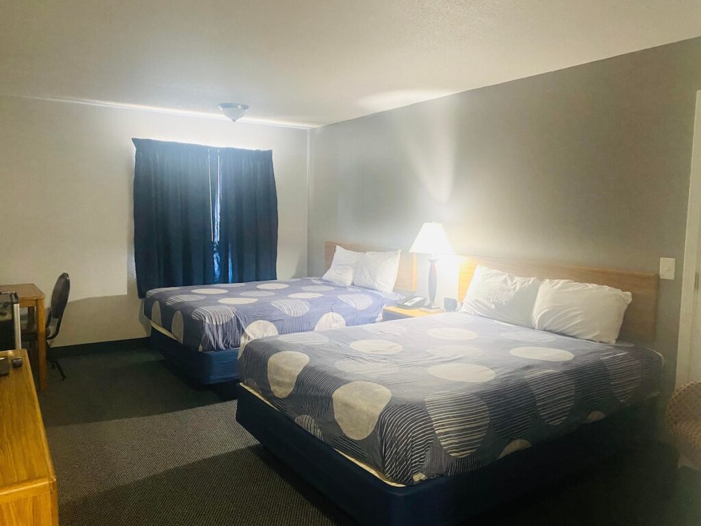 American Inn North Kansas City - Image 3