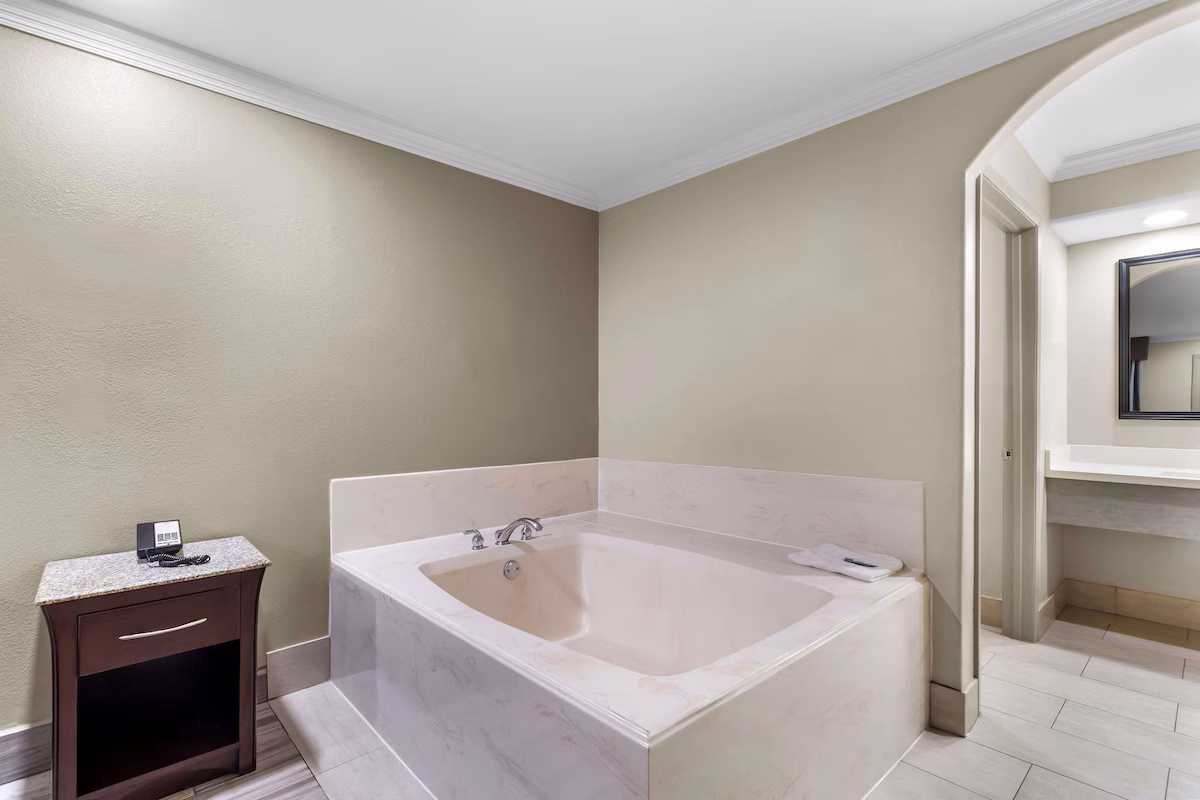 Americas Best Value Inn Houston Heights at I-45 - Image 1