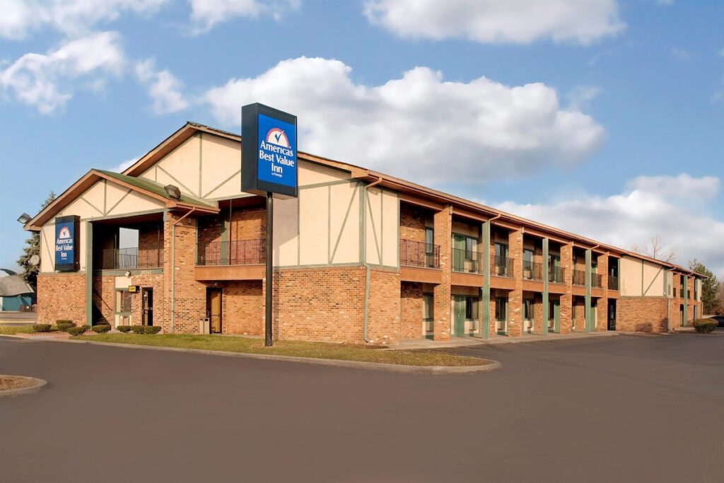 Americas Best Value Inn Livonia Detroit - Image 2