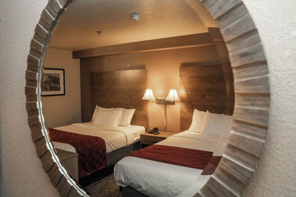 Americas Best Value Inn Lynnwood Seattle - Image 3