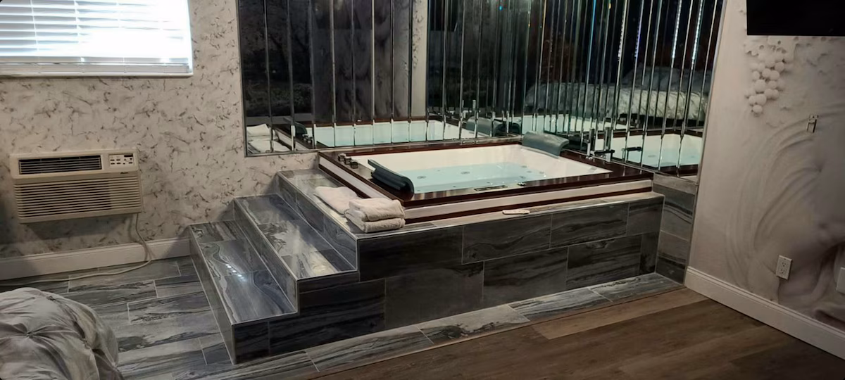 Americas Best Value Inn Providence North Scituate - Image 1