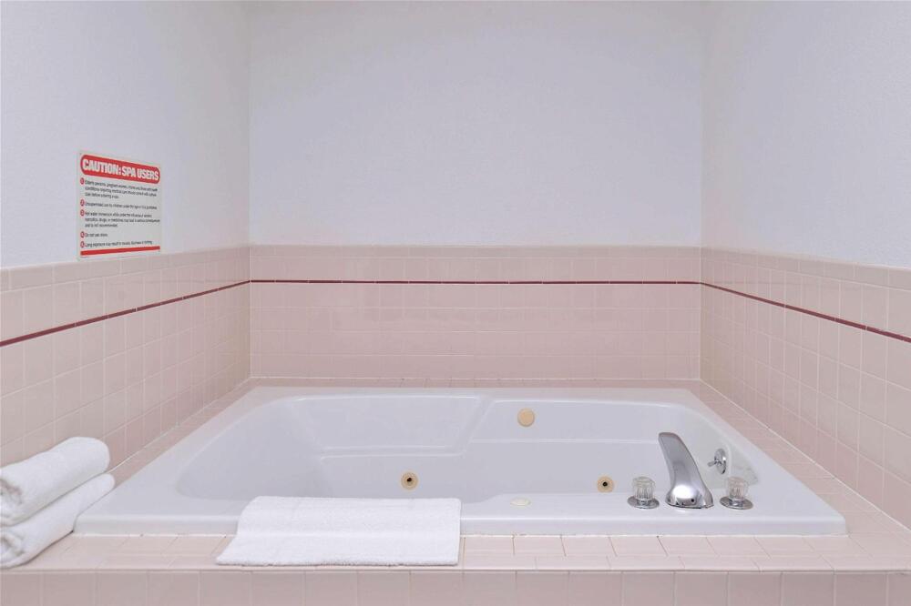 Americas Best Value Inn & Suites Boise - Image 1