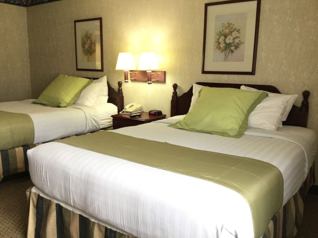 Americas Best Value Inn & Suites St. Louis, St. Charles Inn - Image 4