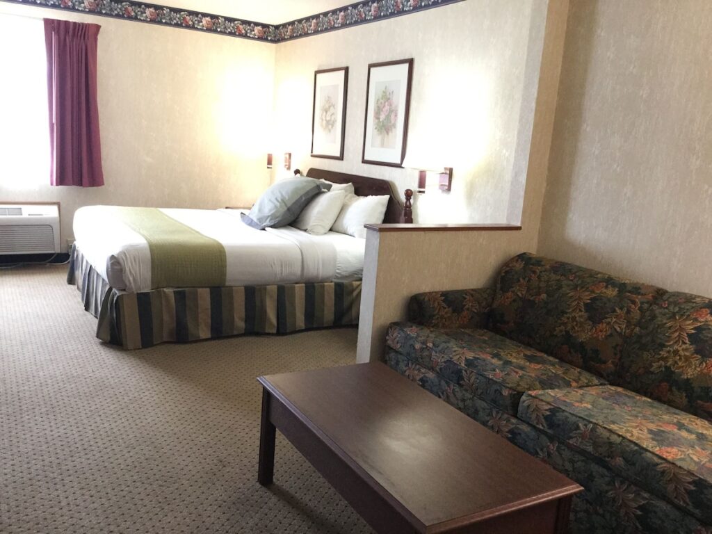 Americas Best Value Inn & Suites St. Louis, St. Charles Inn - Image 3