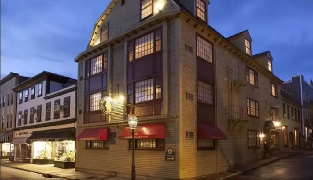 Americas Cup Inn - Image 2