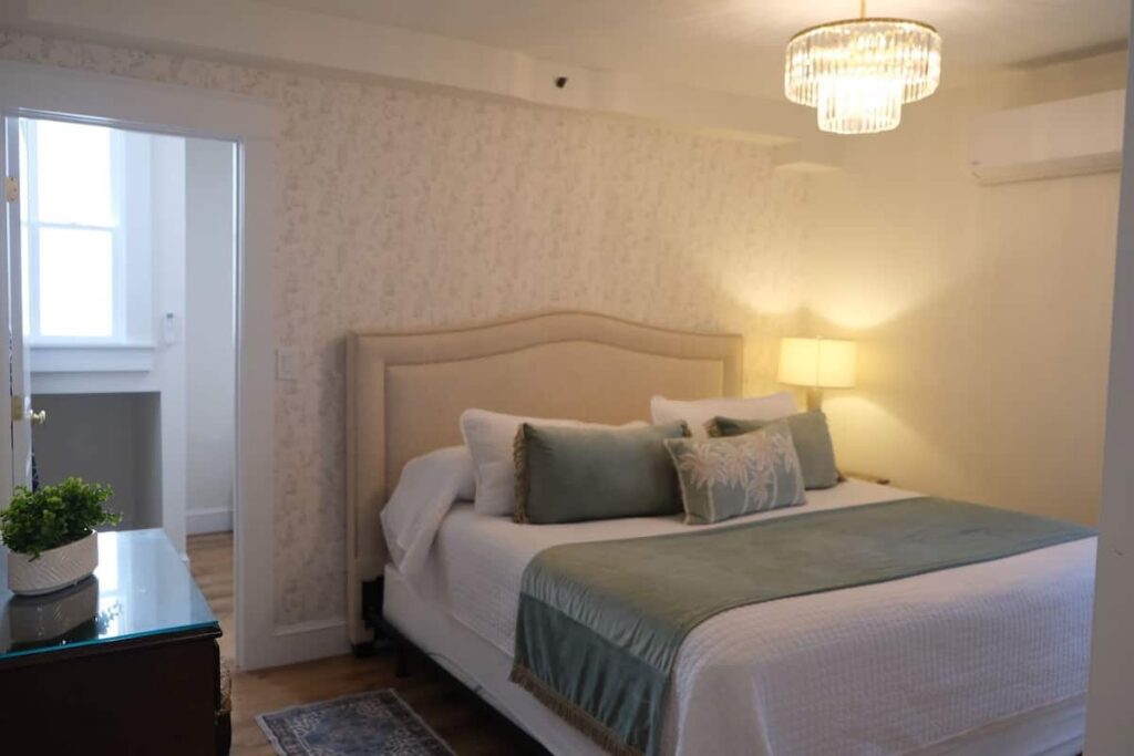 Americas Cup Inn - Image 4