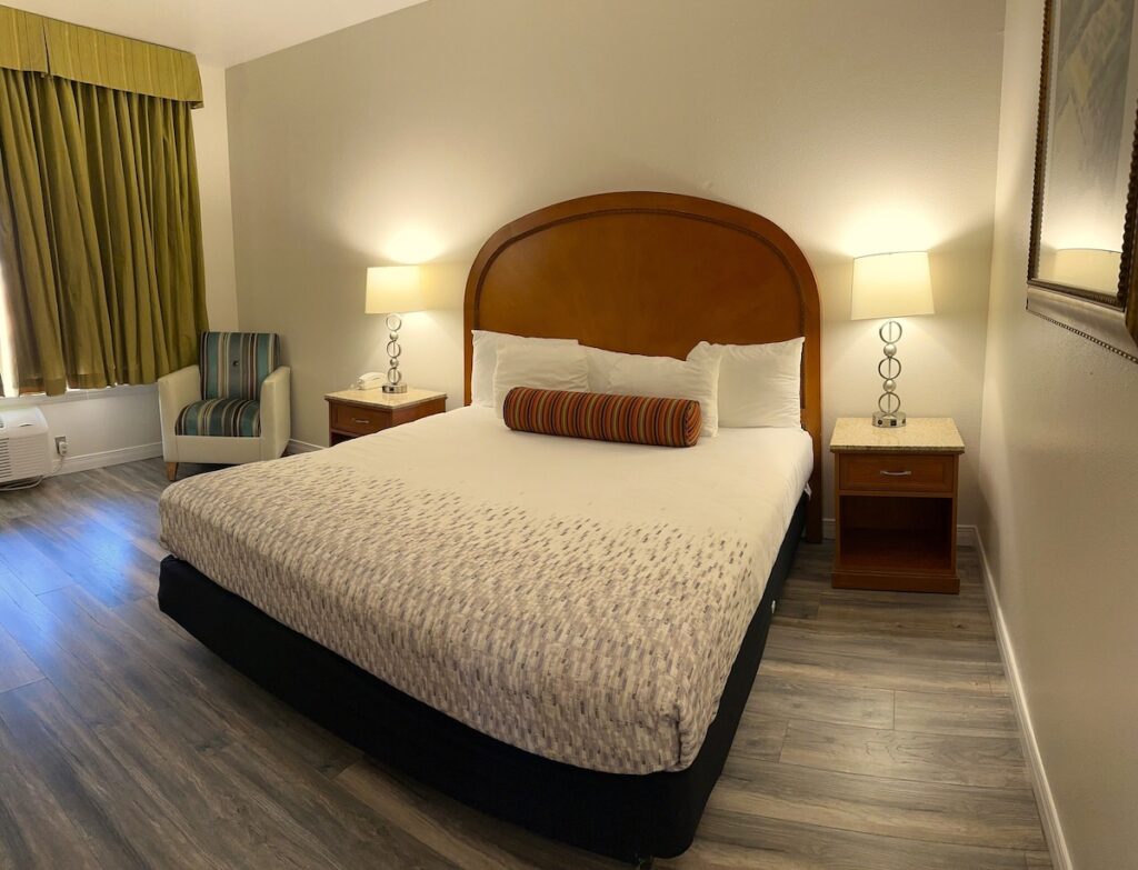 Americas Hotel El Paso Medical Center - Image 2