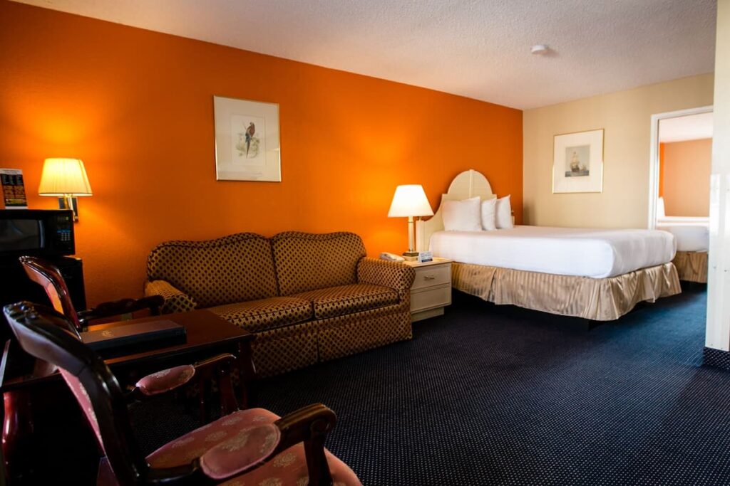 Anaheim Carriage Inn - Image 4