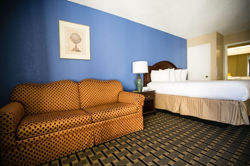 Anaheim Carriage Inn - Image 3