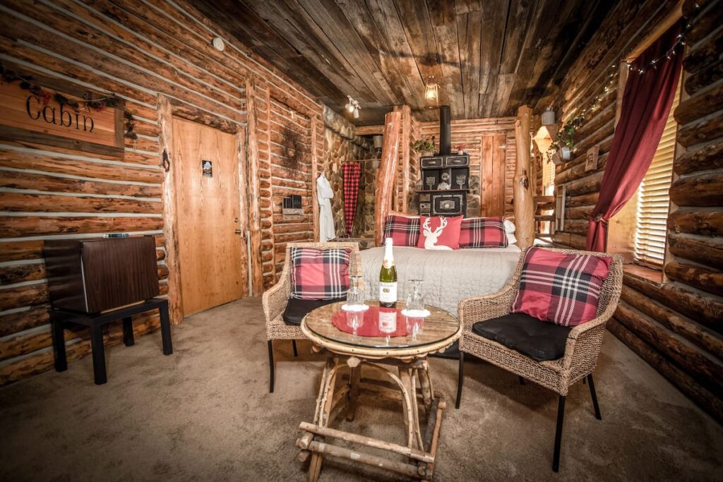 Anniversary Inn – 5th South - Image 4