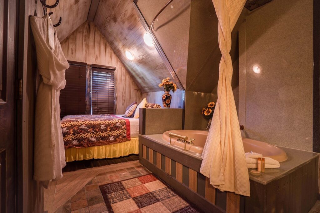 Anniversary Inn – South Temple - Image 4