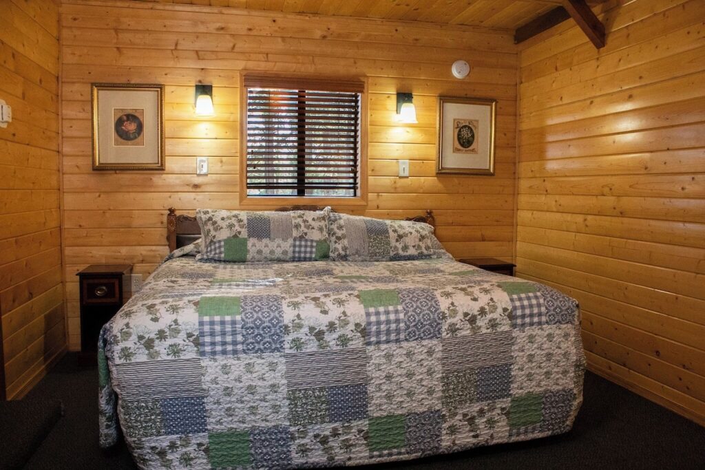 Arizona Mountain Inn and Cabins - Image 3