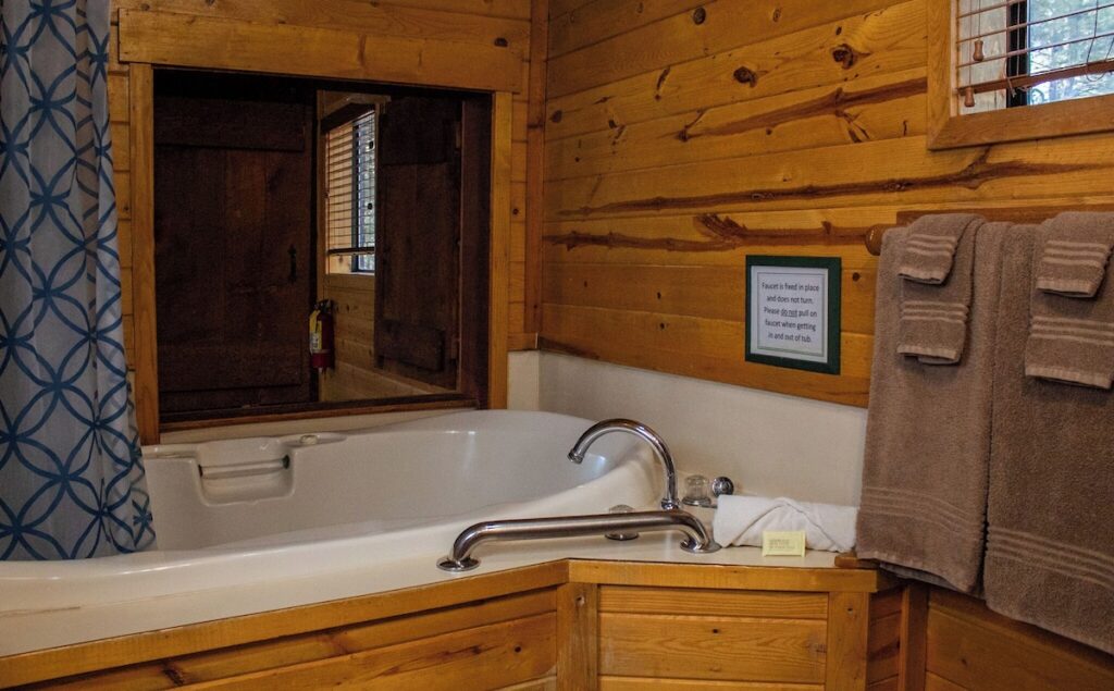 Arizona Mountain Inn and Cabins