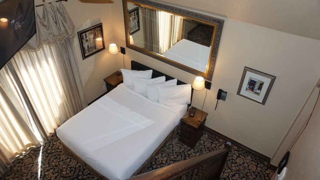 Arrowhead Manor Bed & Breakfast Inn & Event Center - Image 4