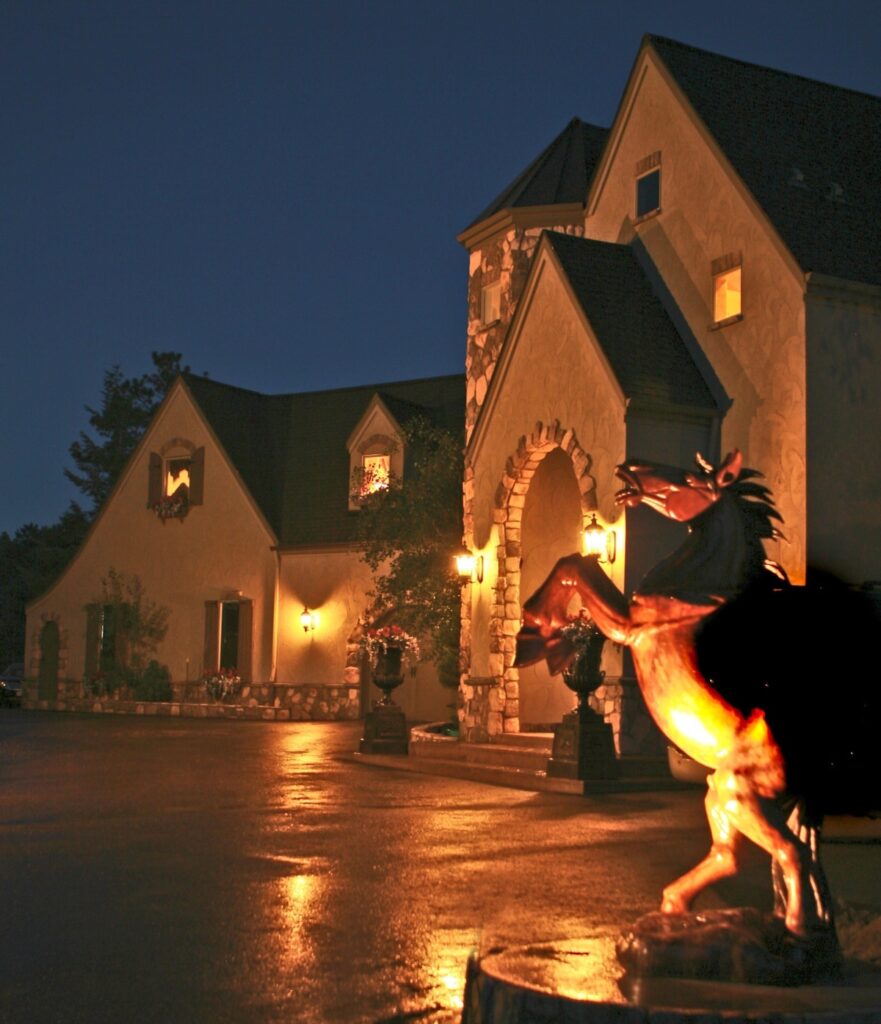 Arrowhead Manor Bed & Breakfast Inn & Event Center - Image 2