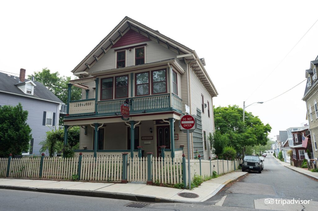 Artful Lodger - Image 2