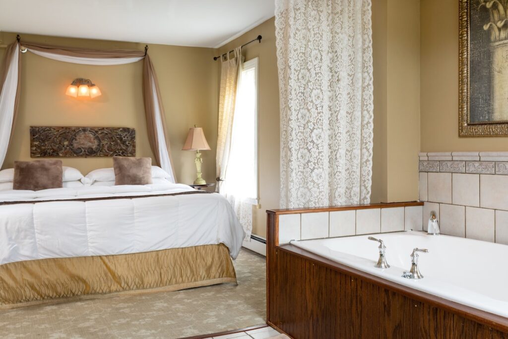 Artful Lodger - Image 3