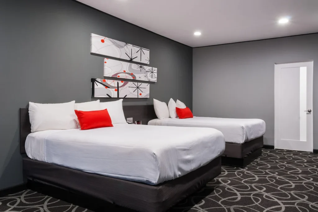 Astro Pasadena Hotel - Image 3