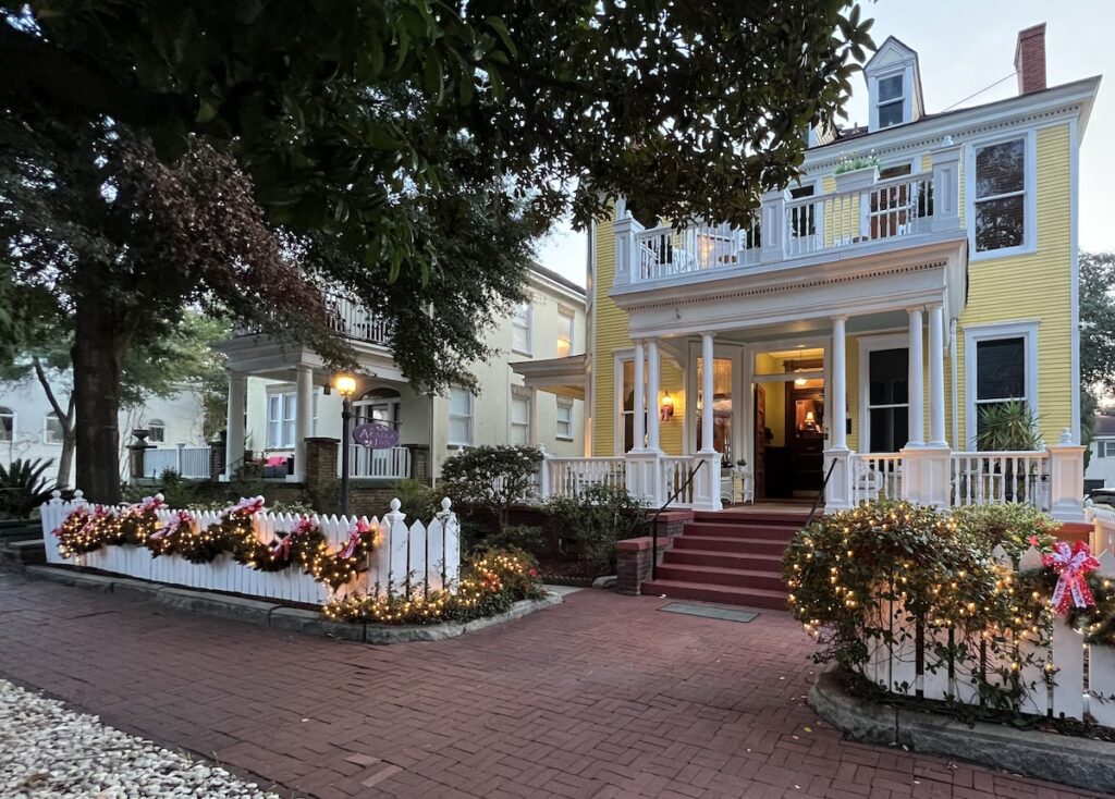 Azalea Inn and Villas - Image 5