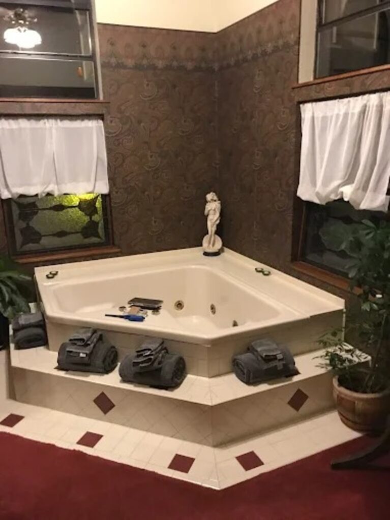 BENTON PLACE INN - Image 2