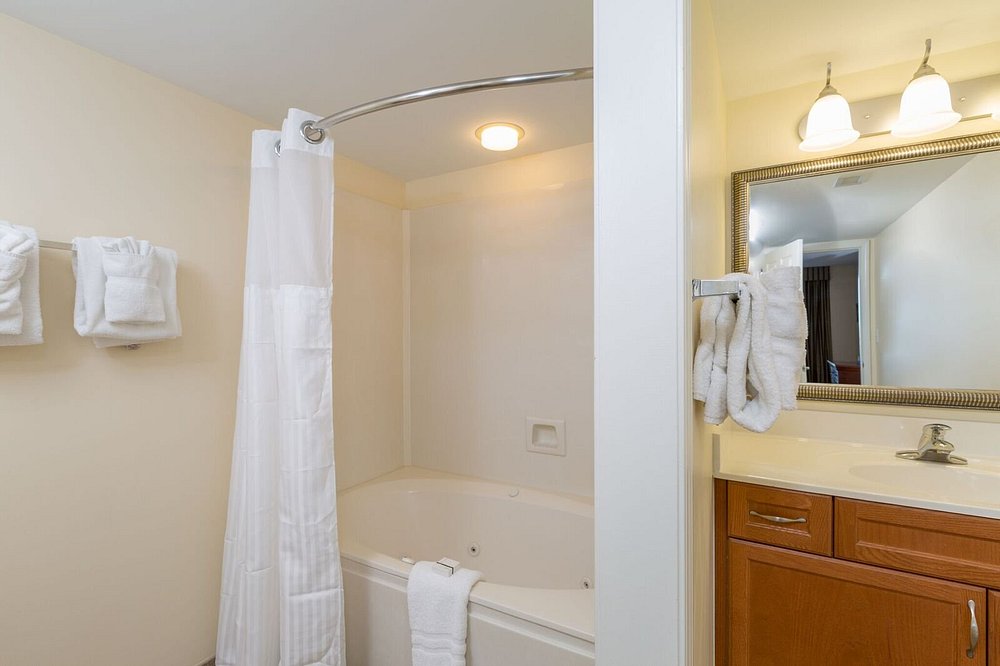 Bahama Sands Luxury Condominiums