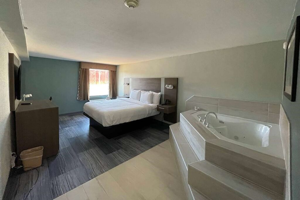 Baymont by Wyndham Chattanooga/Eastridge - Image 3