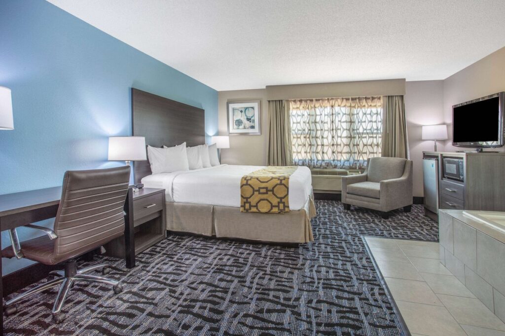 Baymont by Wyndham Joliet - Image 3