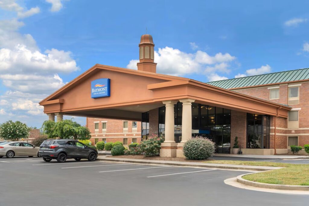 Baymont by Wyndham Knoxville/Cedar Bluff - Image 3