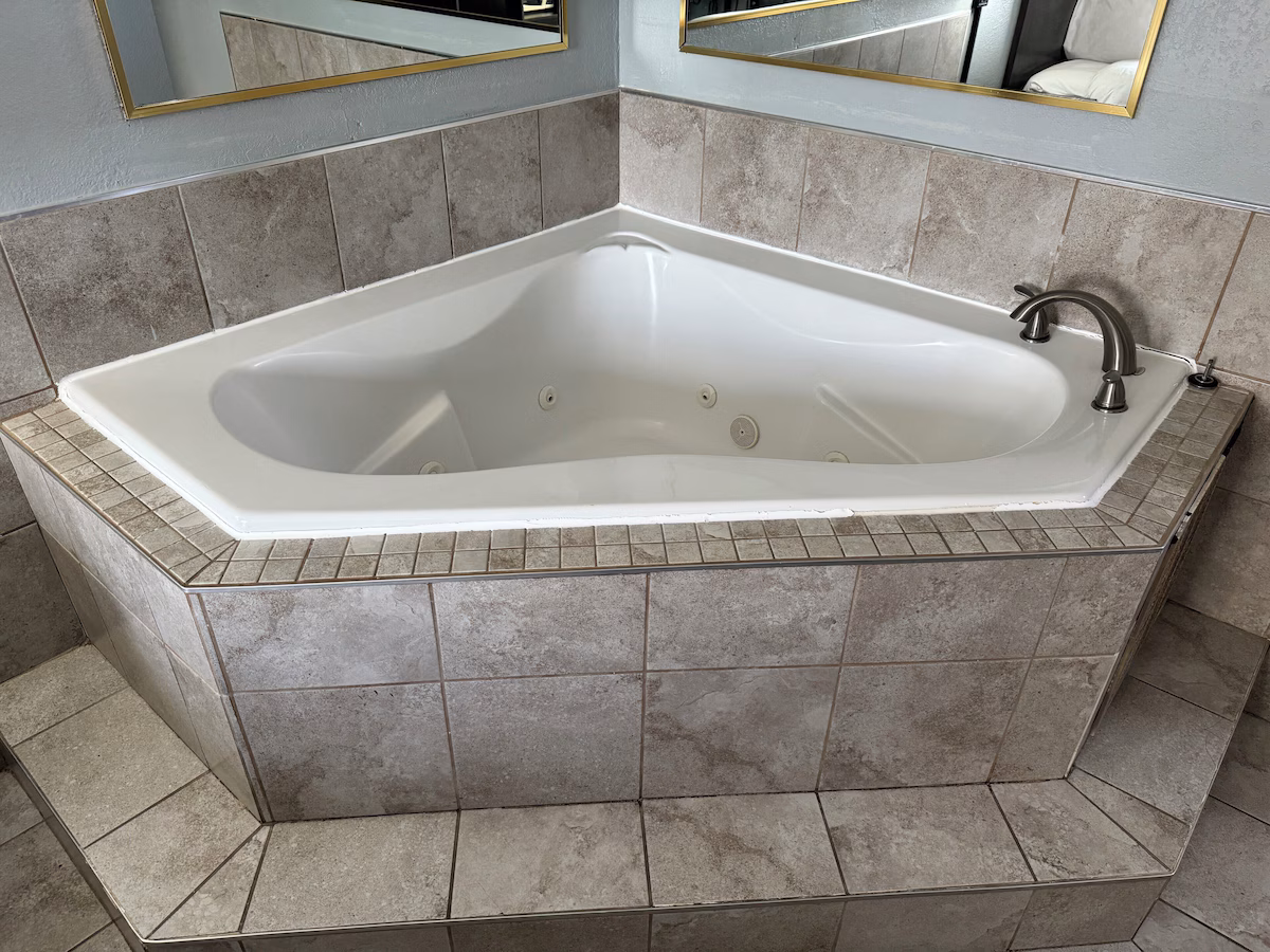 Baymont by Wyndham Louisville Airport South - Image 2