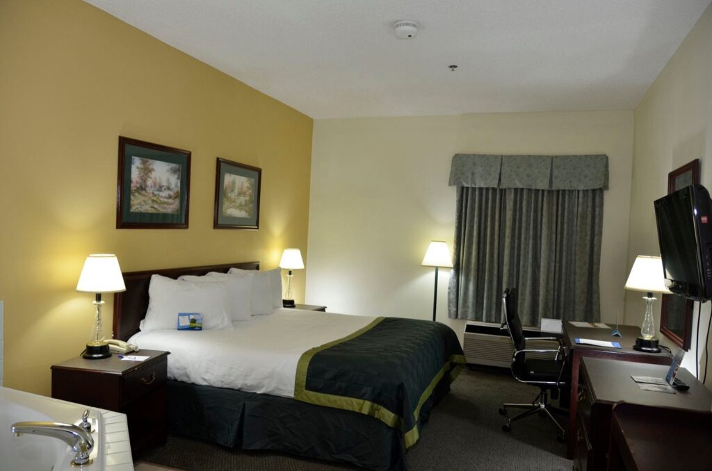 Baymont by Wyndham Mason - Image 3