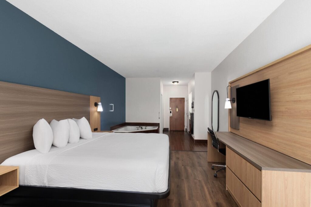 Baymont by Wyndham Moss Point - Image 4